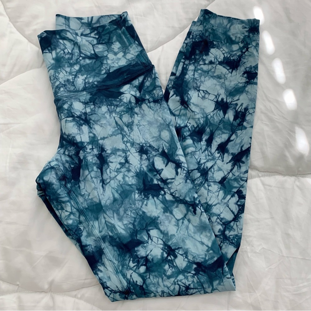 Lululemon Tie Dye Align 25” Leggings